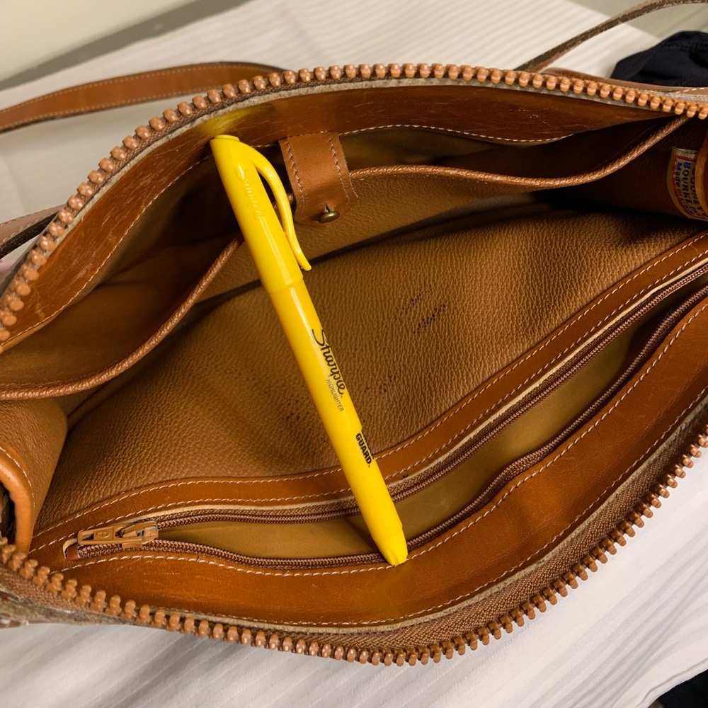 Vintage Dooney & Bourke purse - Picture 9 of 10